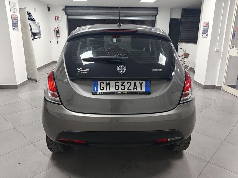 Lancia Ypsilon 1.0 FireFly 70cv Hybrid Silver