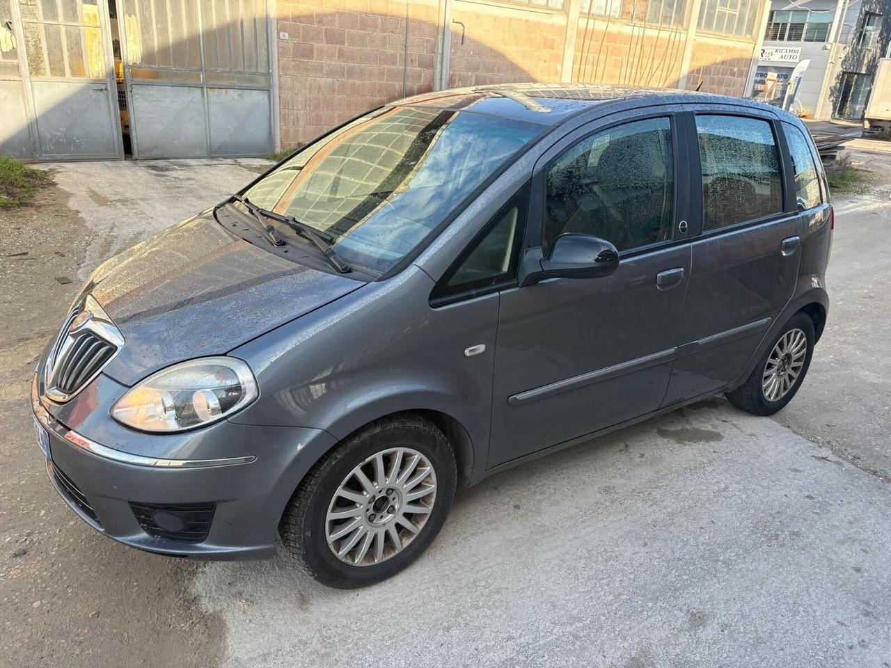 Lancia MUSA 1.4 8V Ecochic (GPL) Gold 2012 207.000 KM