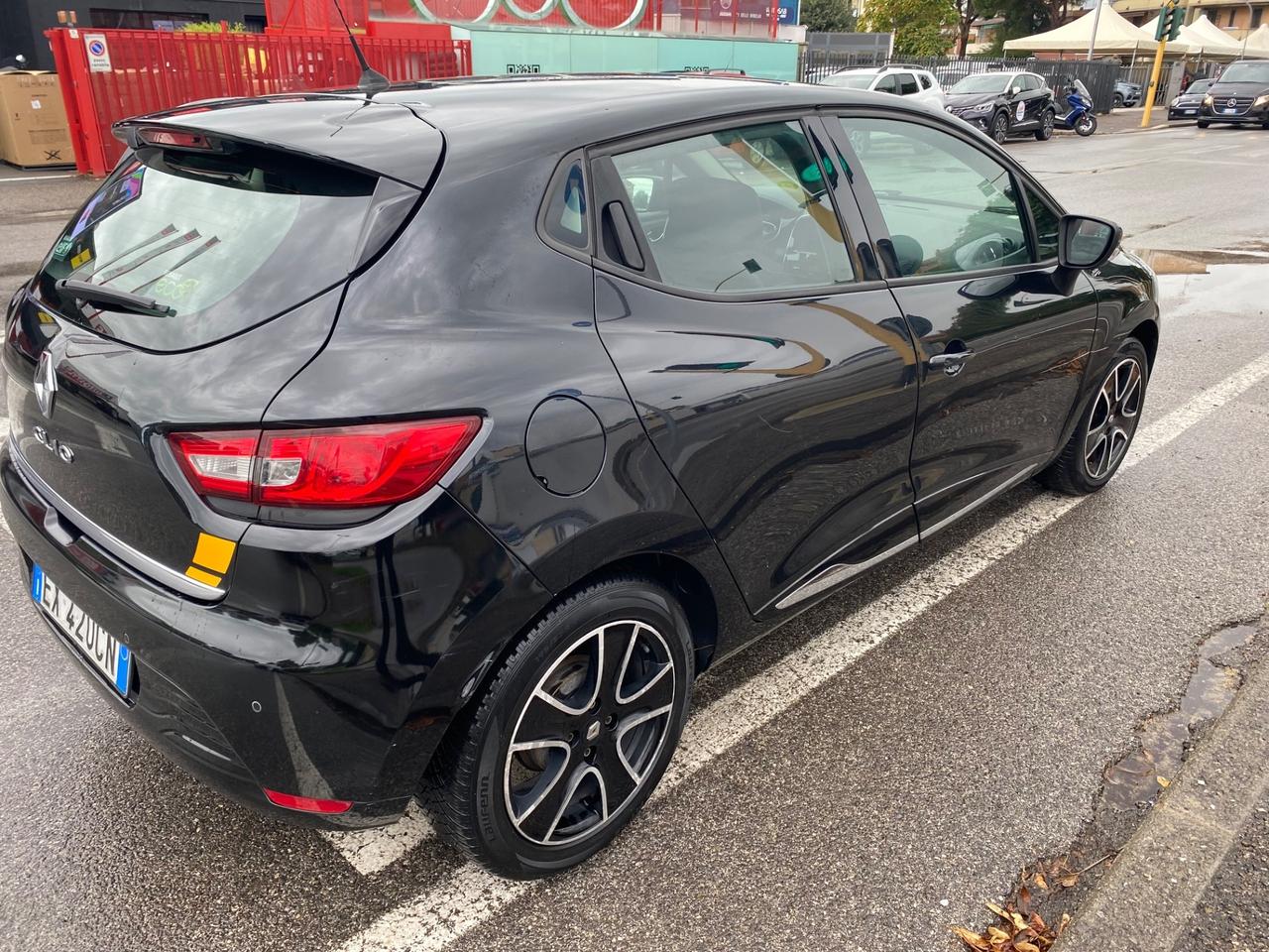 Renault Clio 1.2 75CV 5 porte Live ok neo patentati