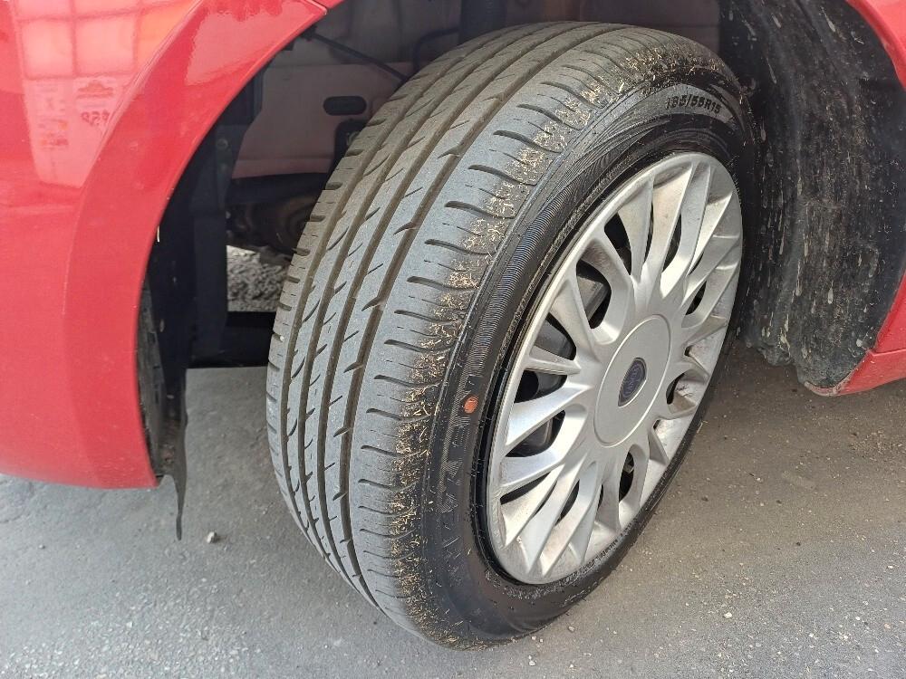 Lancia Ypsilon 1.200 Silver Km 66.000
