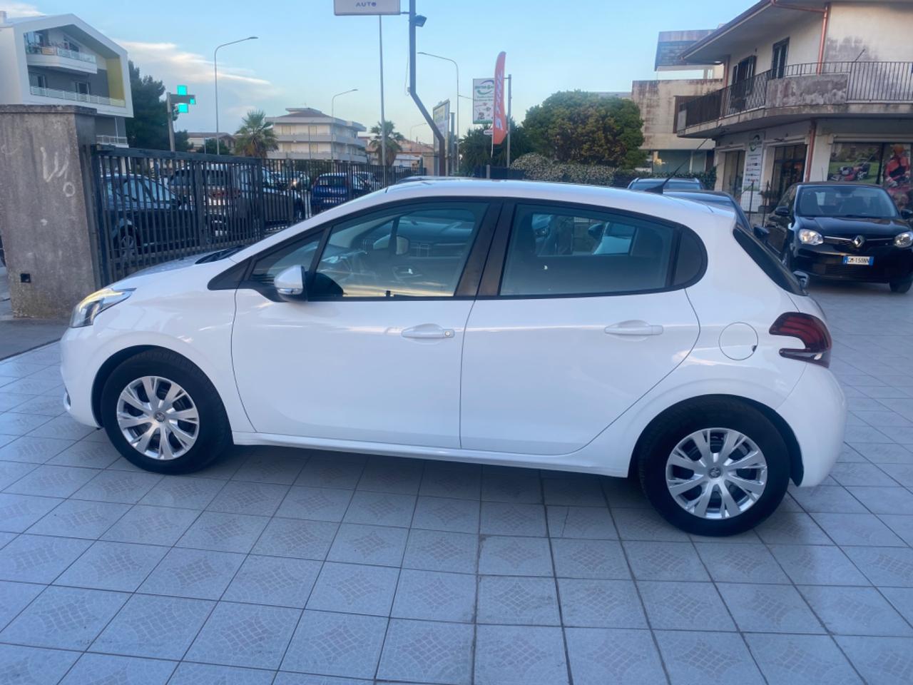 Peugeot 208 1.4 HDi 68 CV 5 porte Active