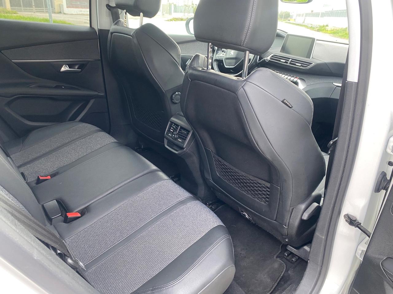 Peugeot 3008 BlueHDi 130 S&S Allure