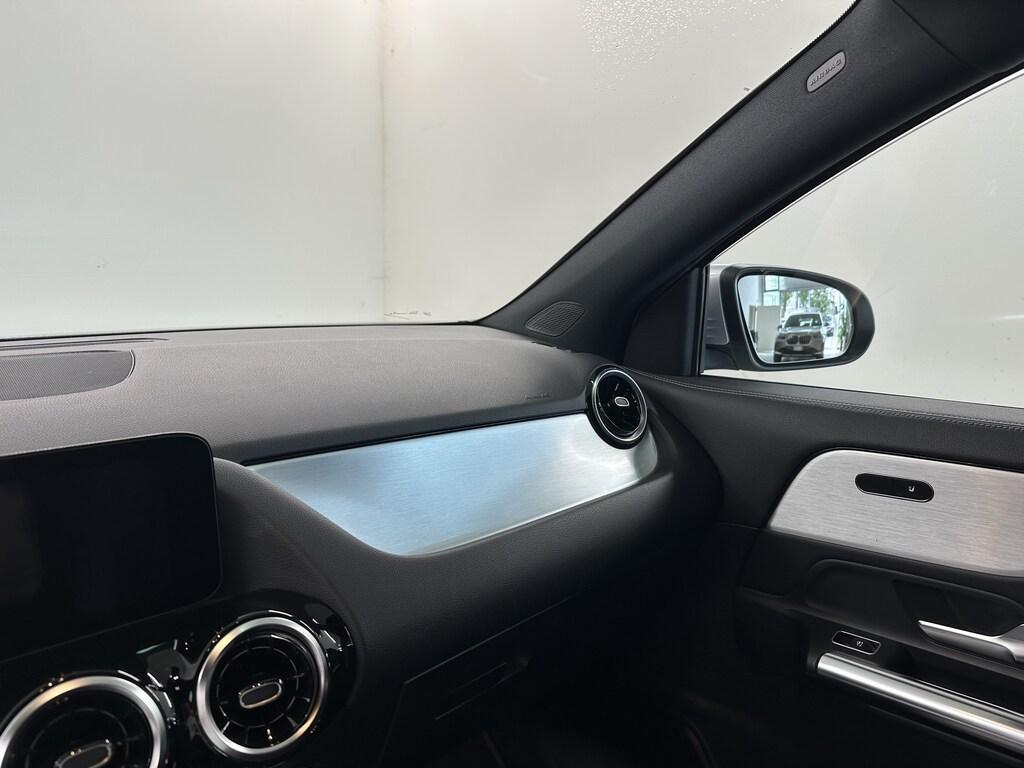 Mercedes GLA 200 200 D Business 8G-DCT