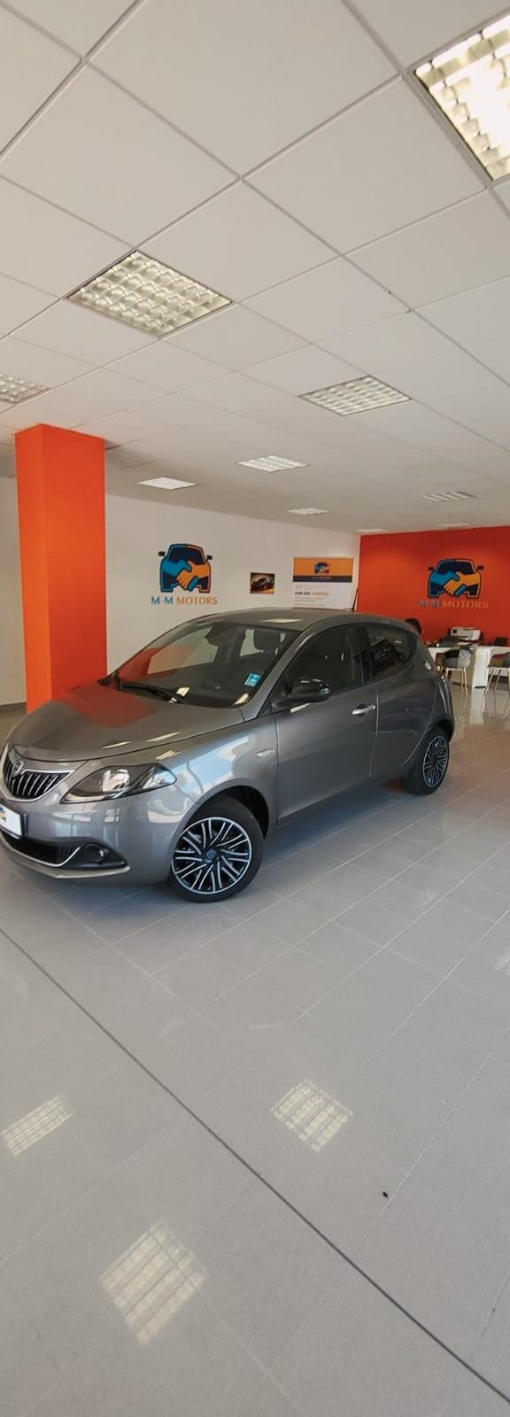 Lancia Ypsilon 1.0 FireFly 5 porte S&S Hybrid Silver Plus