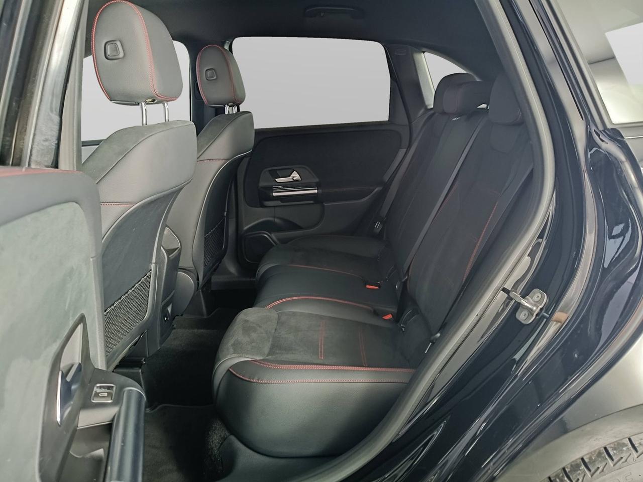 Mercedes-Benz Classe B - W247 2023 - B 180 d AMG Line Premium auto