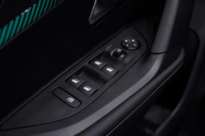 Peugeot 2008 PureTech 100CV S&S Allure PACK