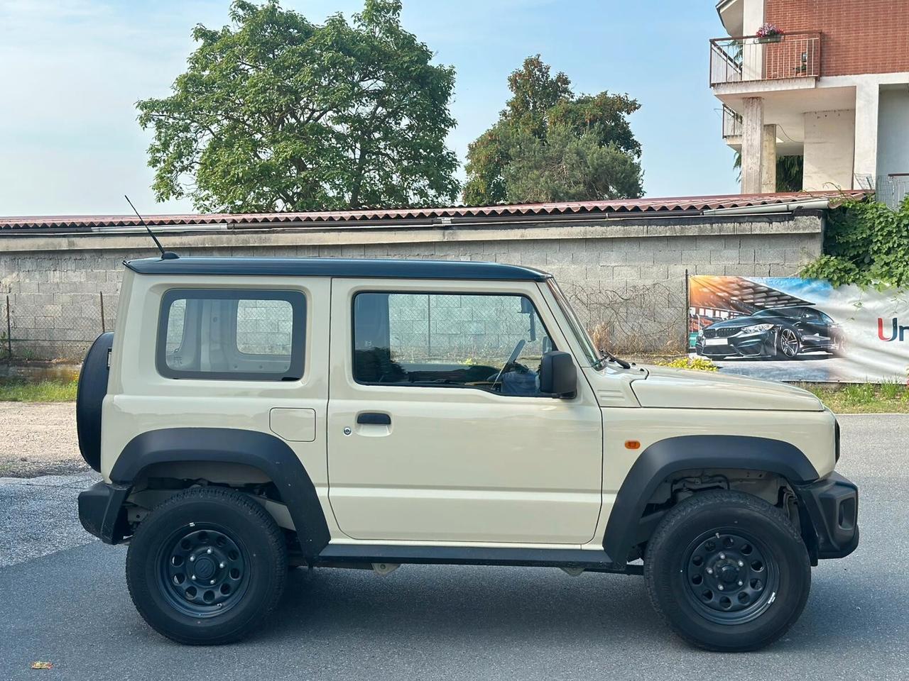 Suzuki Jimny 1.5 5MT PRO (N1)