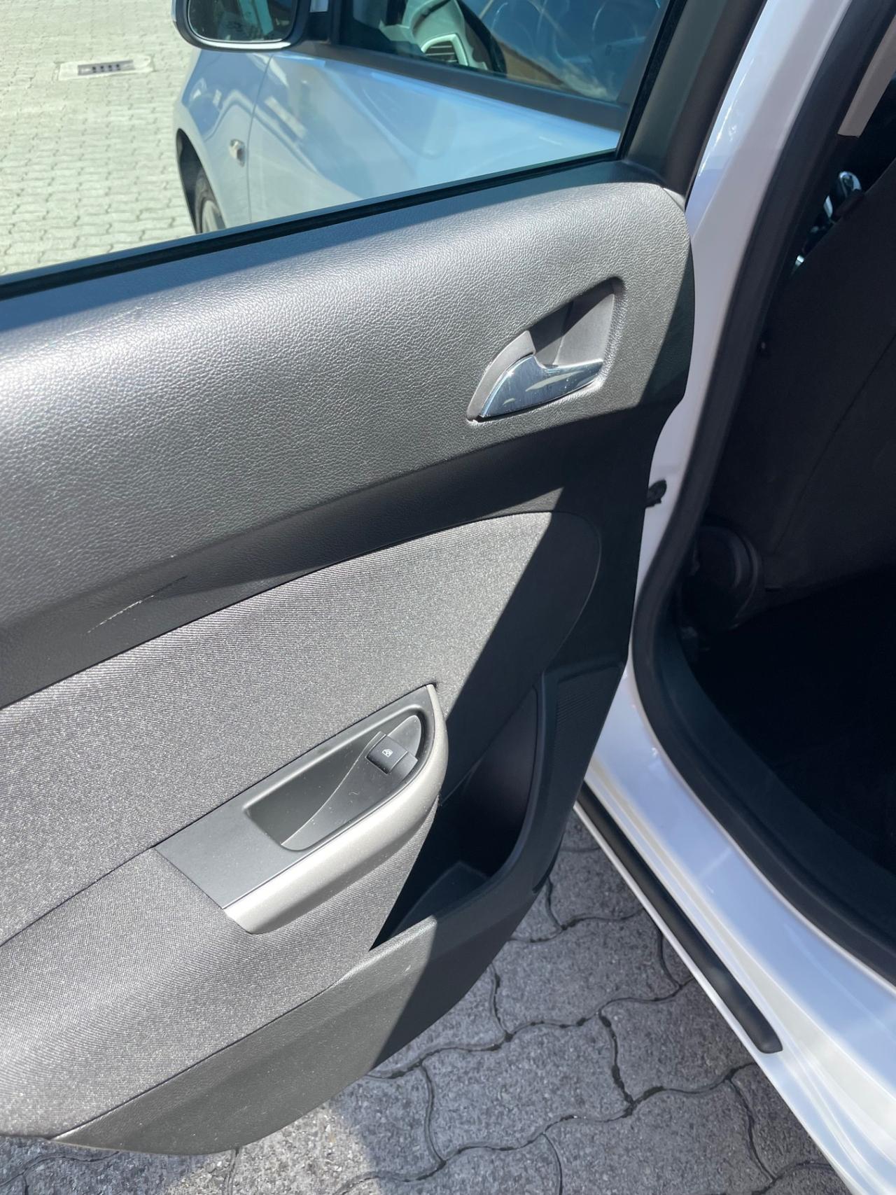 Opel Astra 1.4 100CV 5 porte Cosmo