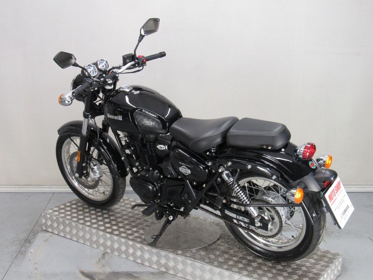 Benelli Imperiale 400 ABS BLACK EDITION