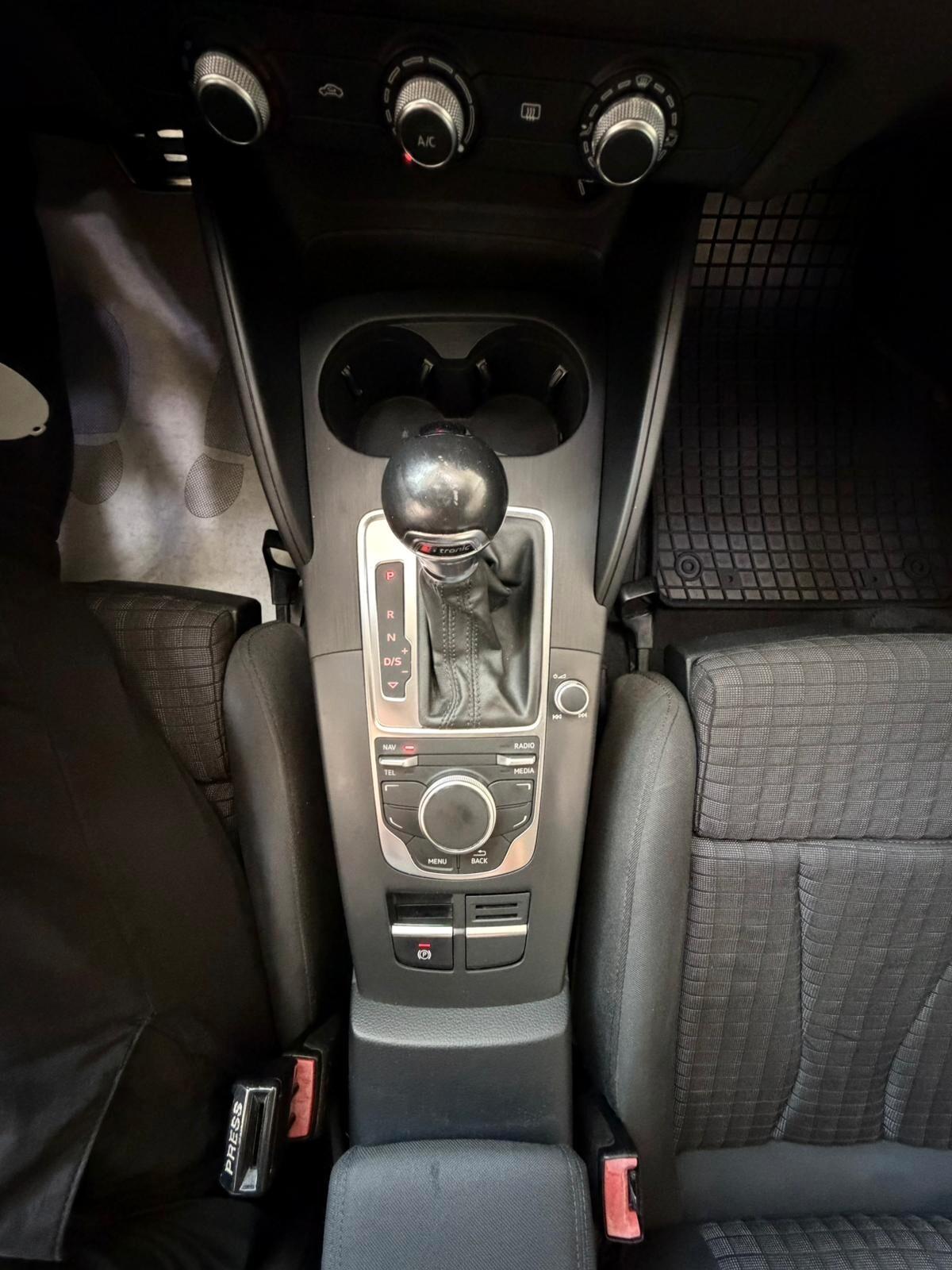 Audi A3 1.6 TDI S tronic -CAMBIO NUOVO