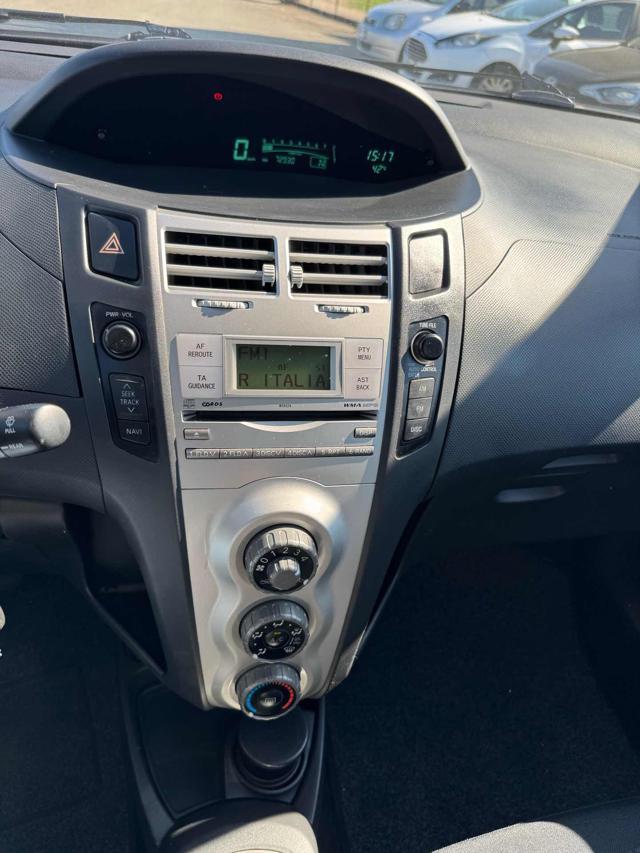 TOYOTA Yaris 1.3 5 porte M-MT Sol