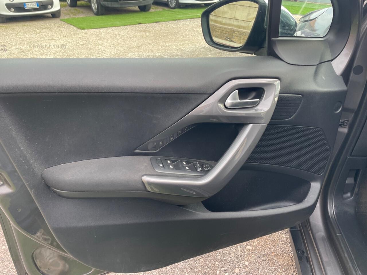 Peugeot 2008 BlueHDi 100 Allure