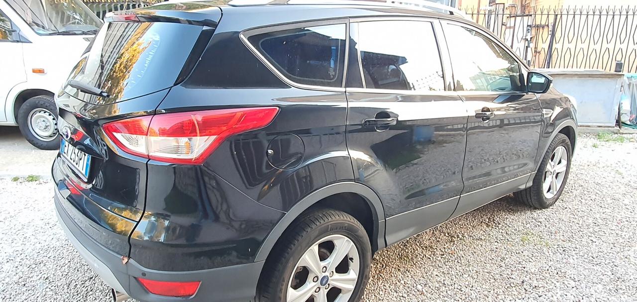 Ford Kuga 2.0 TDCI 150 CV S&S 4WD Titanium