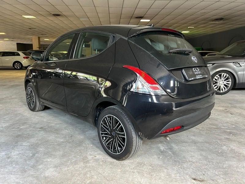 Lancia Ypsilon 1.0 FireFly 70cv Hybrid