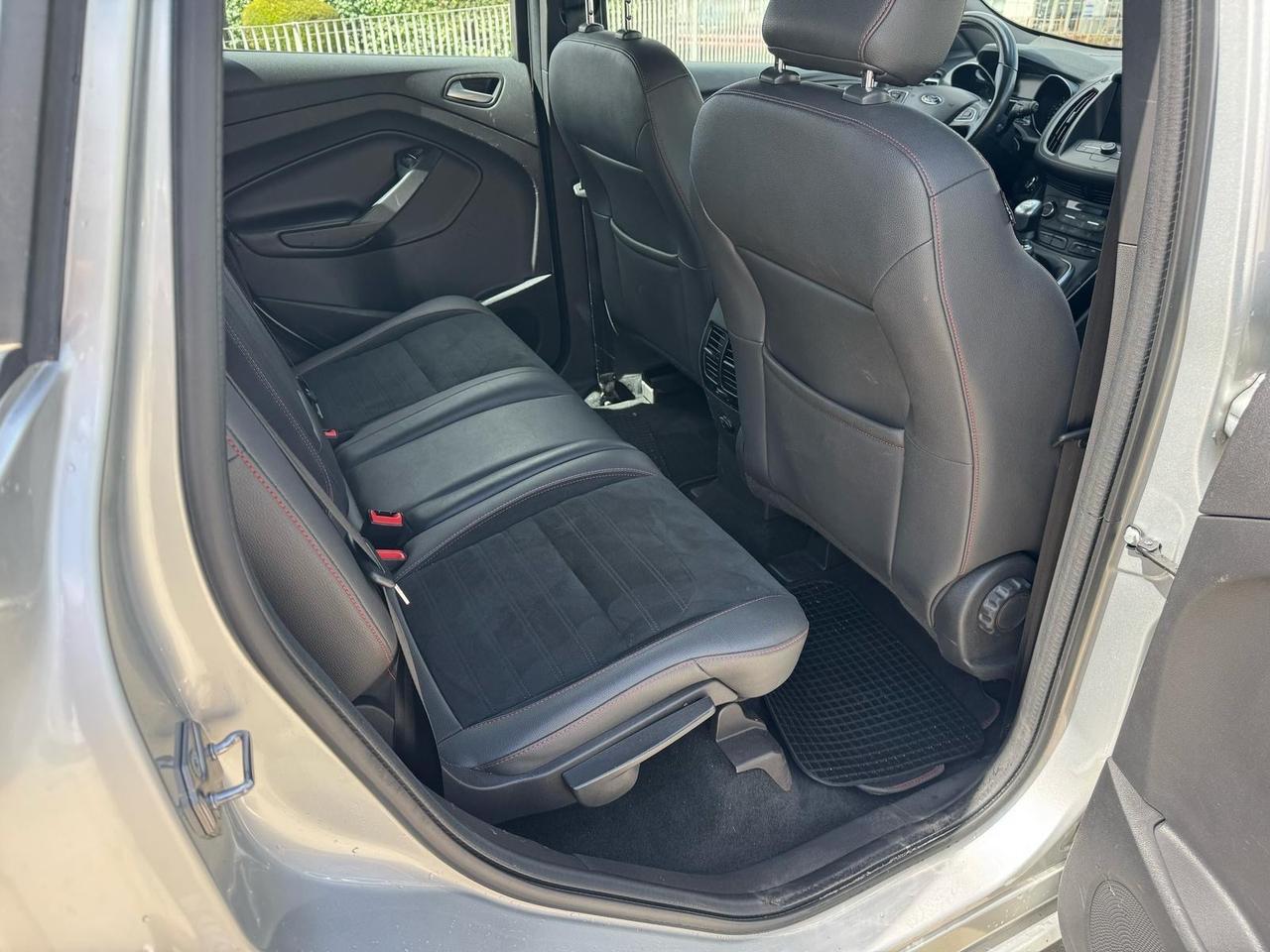 Ford Kuga 1.5 TDCI 120 CV S&S 2WD ST-Line