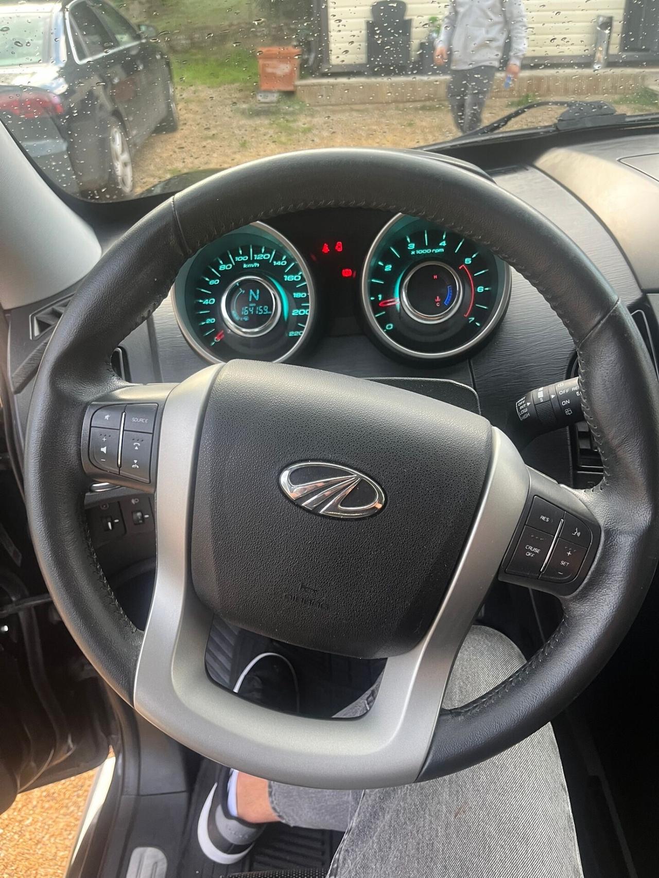 XUV500 2.2 16V FWD W8 (7 POSTI)
