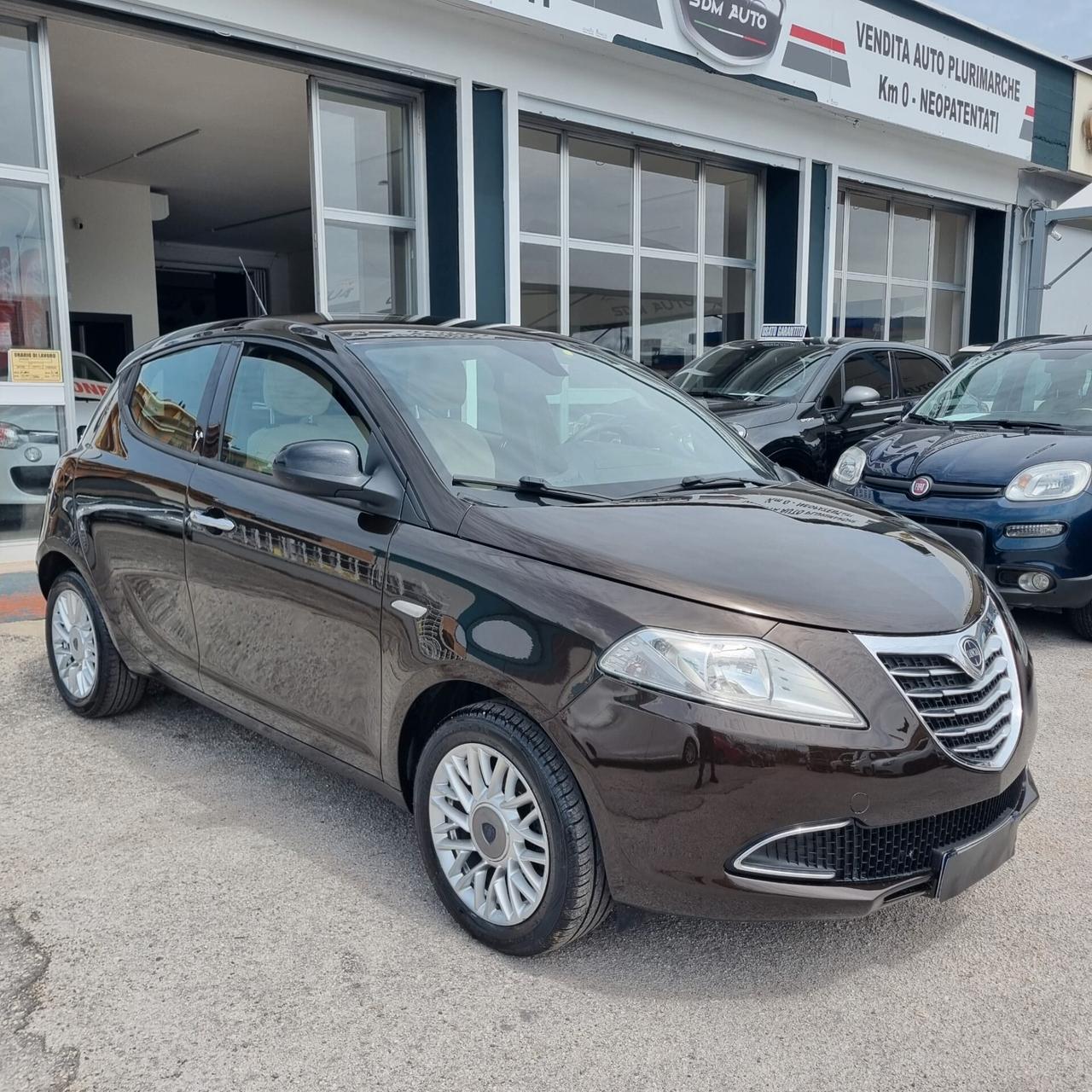 Lancia Ypsilon 1.2 69 CV Unyca