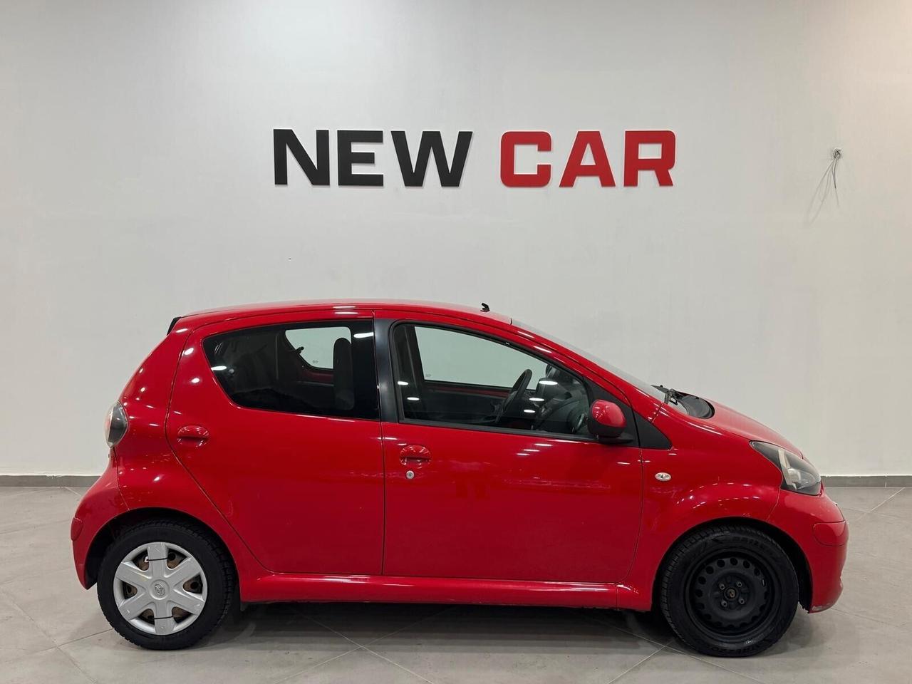 Toyota Aygo 1.0 12V VVT-i 5 porte Sol