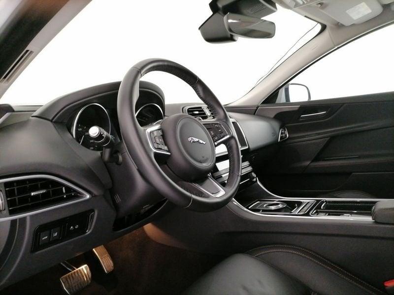 Jaguar XE 2.0d i4 Prestige 180cv auto my19
