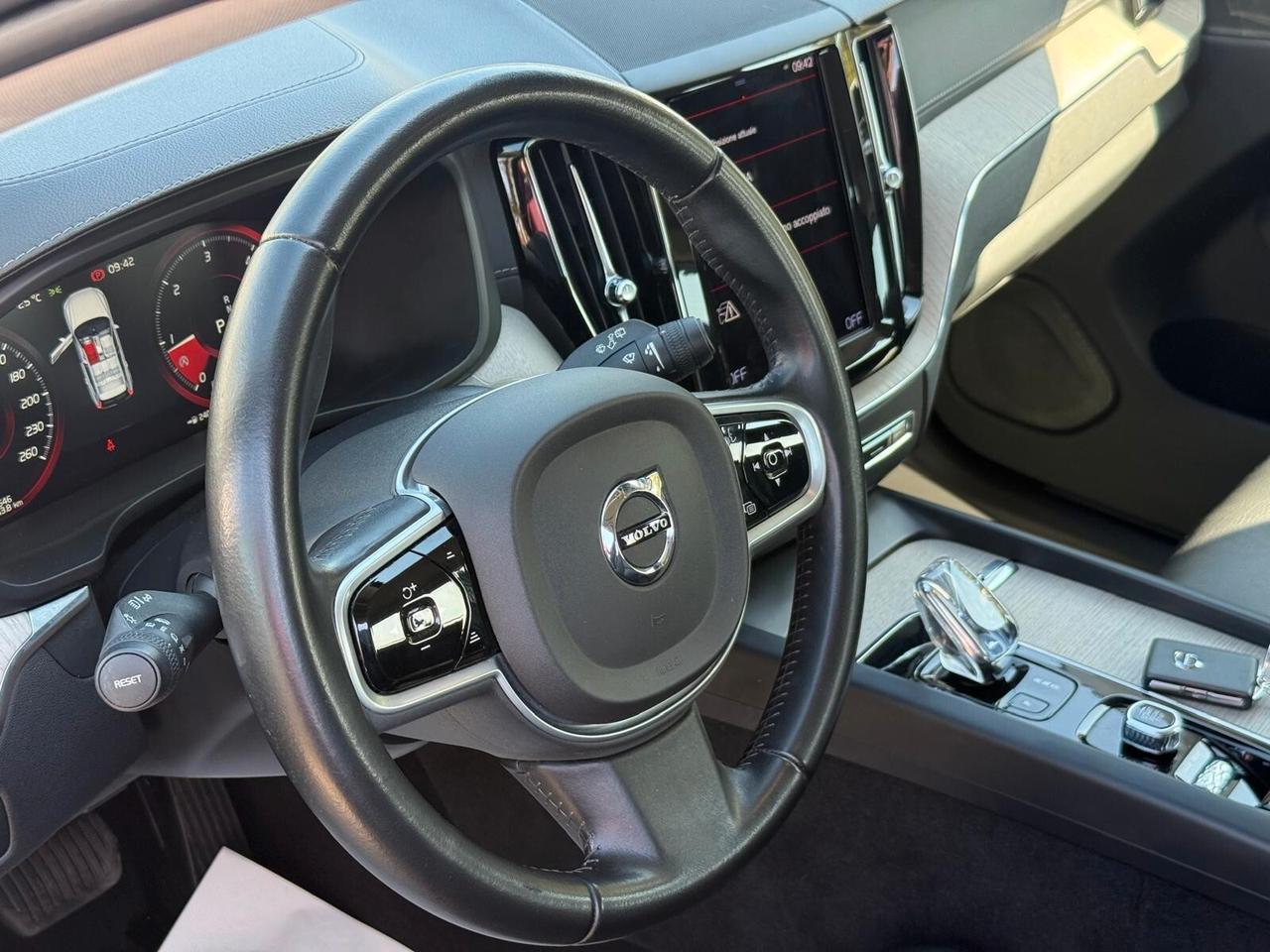 Volvo XC60 B4 (d) AWD Diesel Hybrid Geartronic Inscription