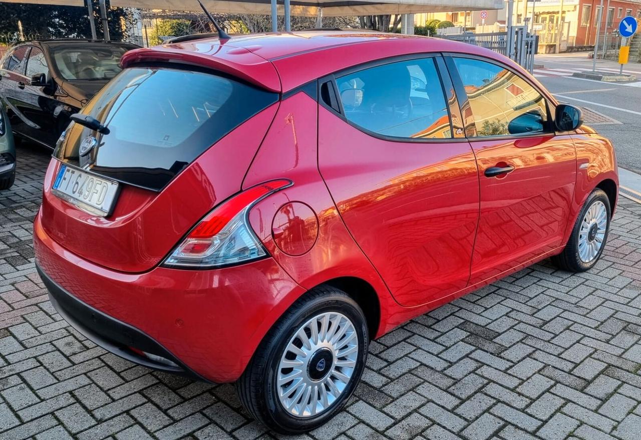 Lancia Ypsilon 1.2 69 CV 5 porte GPL Ecochic Elefantino Blu