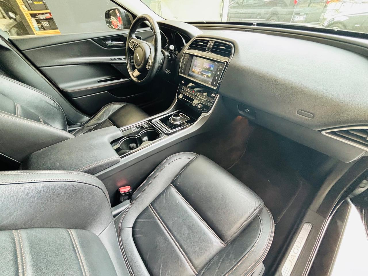 Jaguar XE 2.0 D Turbo Portfolio