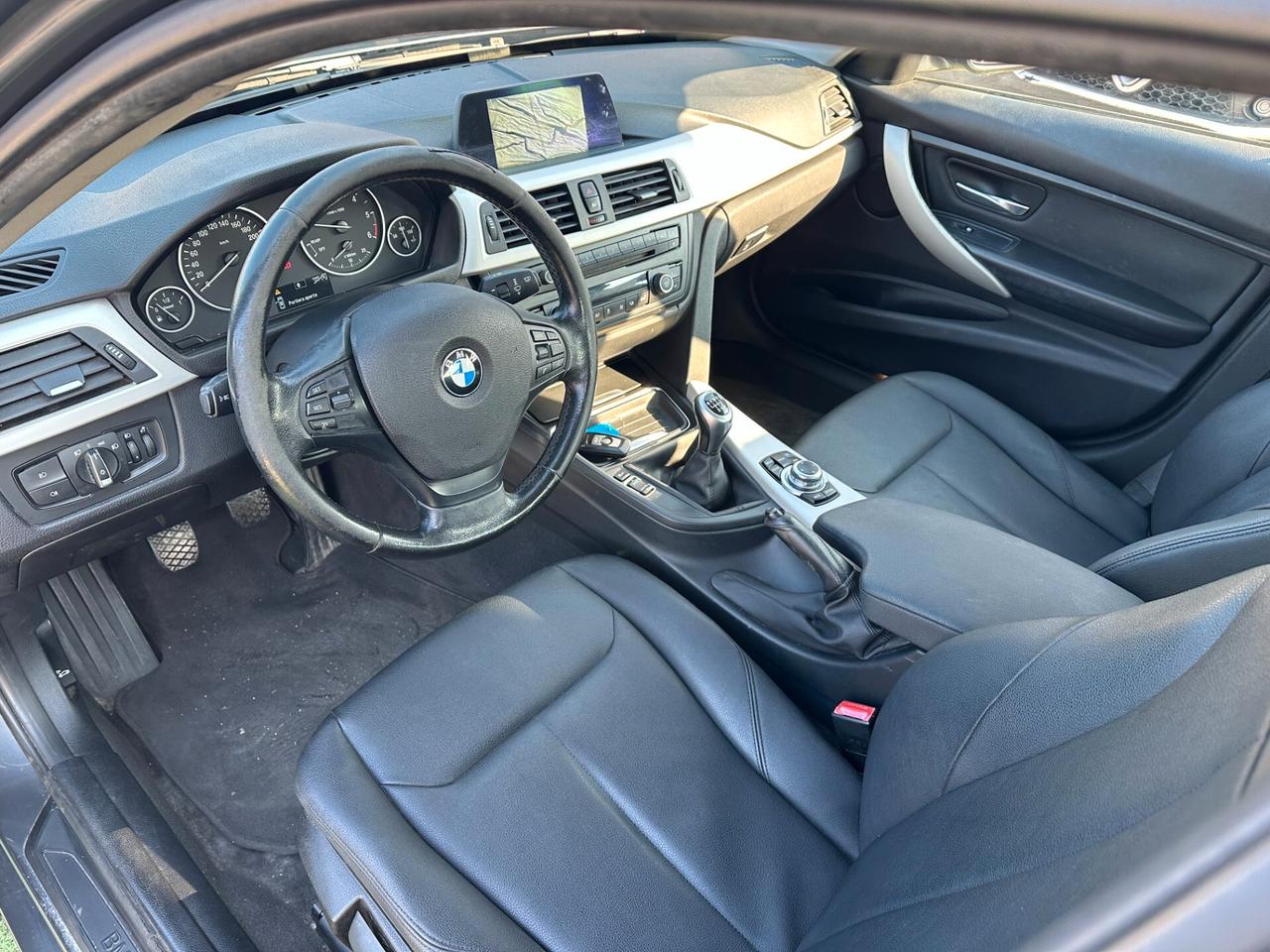 BMW 320 D*BERLINA*LUXURY*NAVI*PELLE*PDC*BLUETOOTH*