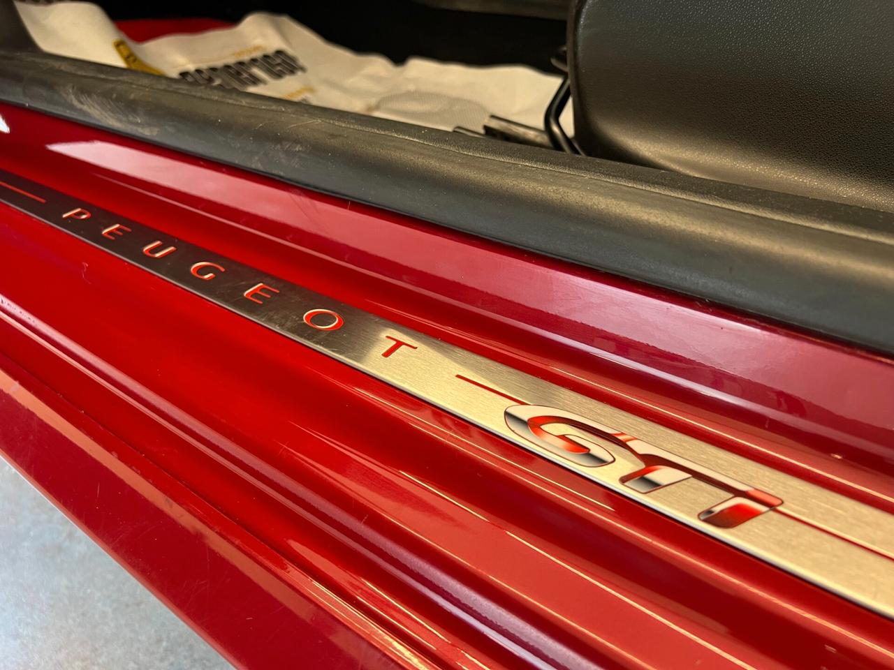 Peugeot 208 1.6 THP 200 CV 3 porte GTi