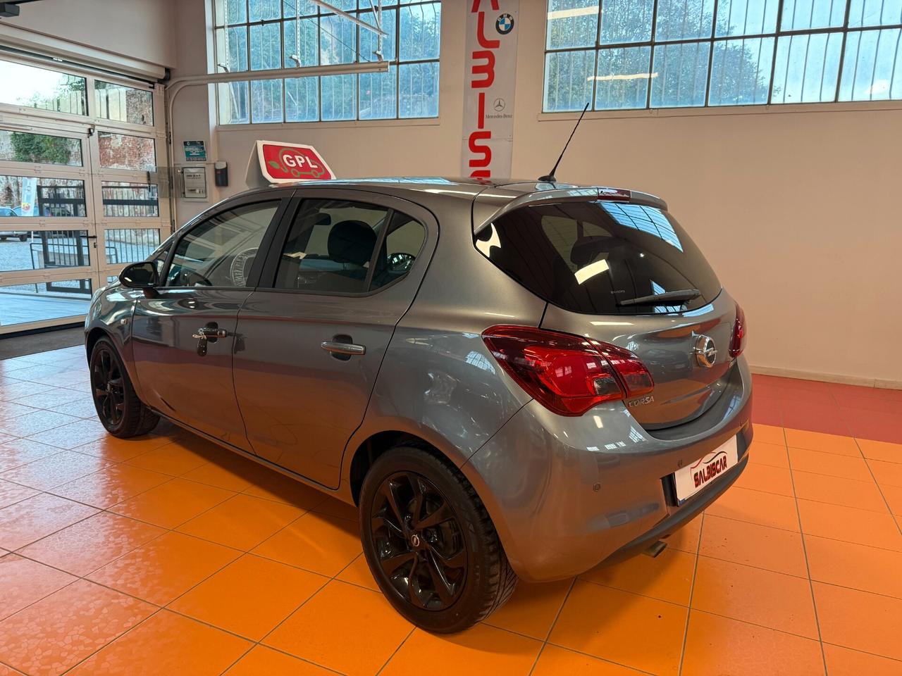 Opel Corsa 1.4 90CV GPL Tech 5 porte Black Edition