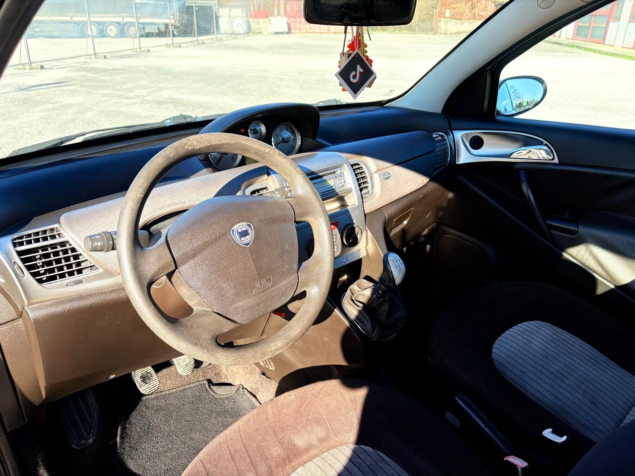 Lancia Ypsilon 1.2 Argento