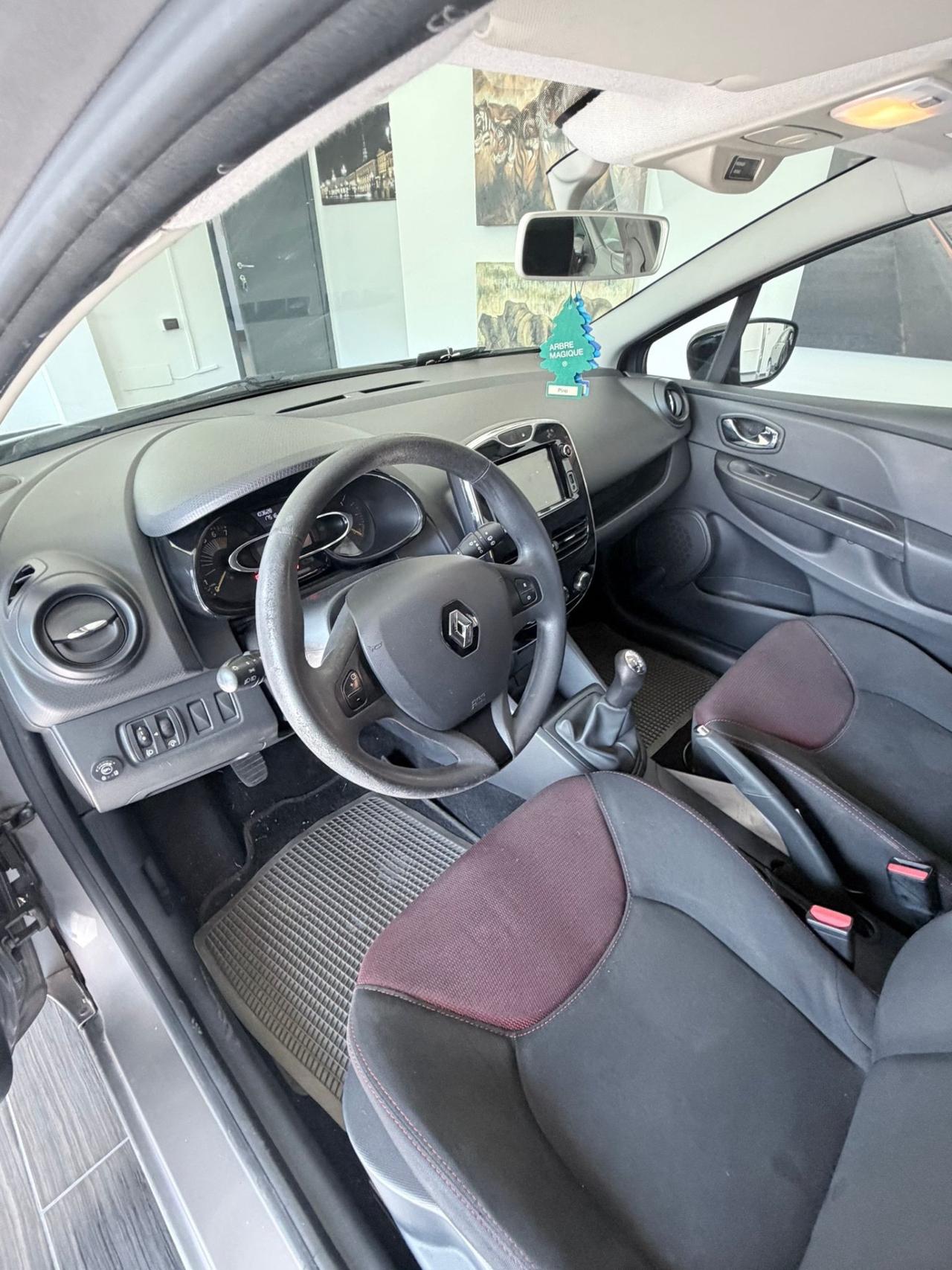 Clio 1.2 75CV GPL CASA MADRE