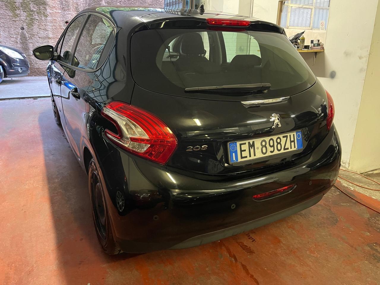 Peugeot 208 1.4 HDi 68 CV 5 porte Access