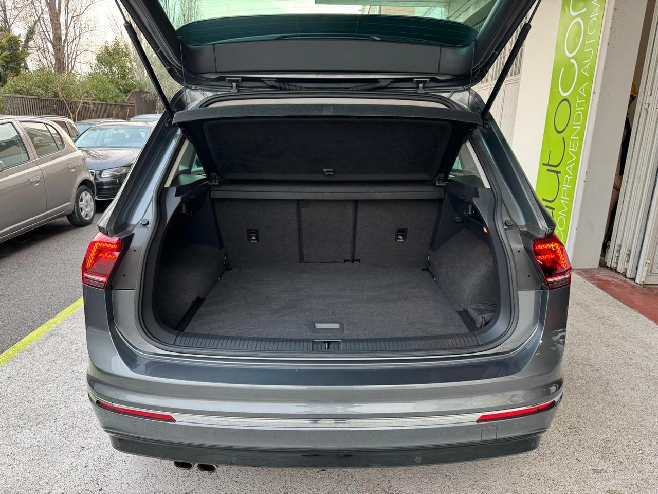 Volkswagen Tiguan 2.0tdi DSG R-Line 4M GARANZIA24M