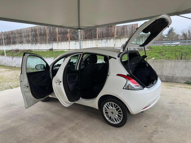 LANCIA Ypsilon 1.2 69 CV 5 porte EURO 6 OK NEOPATENTATI 1 PROP.