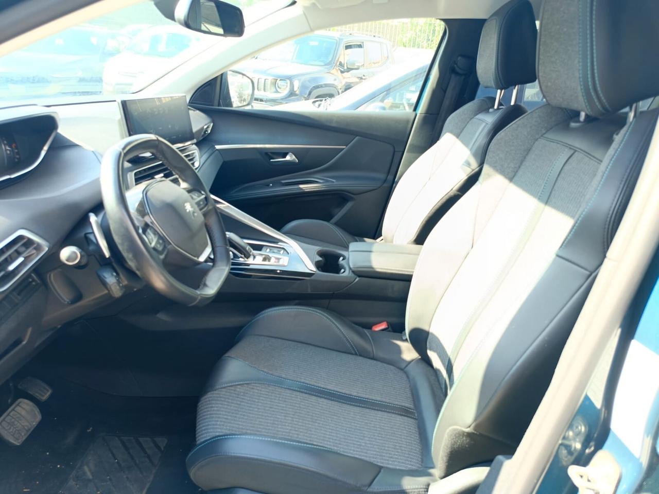 Peugeot 3008 BlueHDi 130 S&S EAT8 Allure