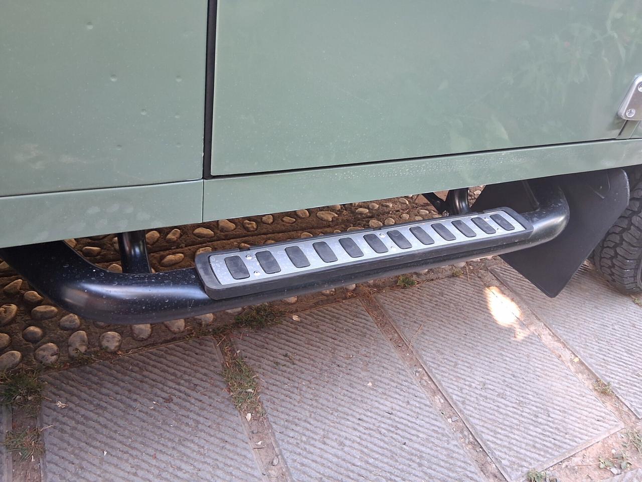 Land Rover Defender 90 2.2 TD4 Station Wagon E N1