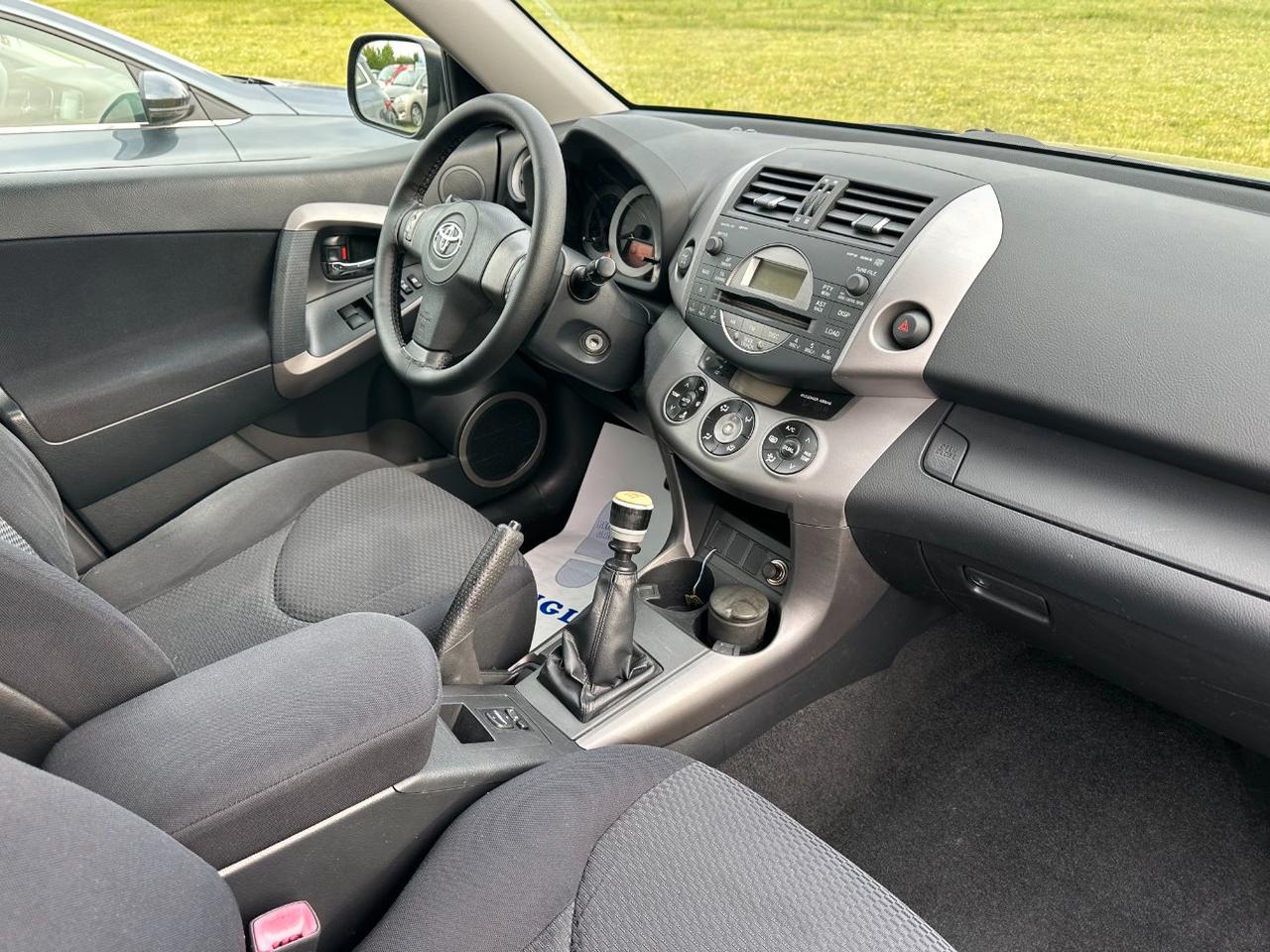 Toyota RAV4 5 Porte RAV4 2.2 d-4d Sol 136cv dpf