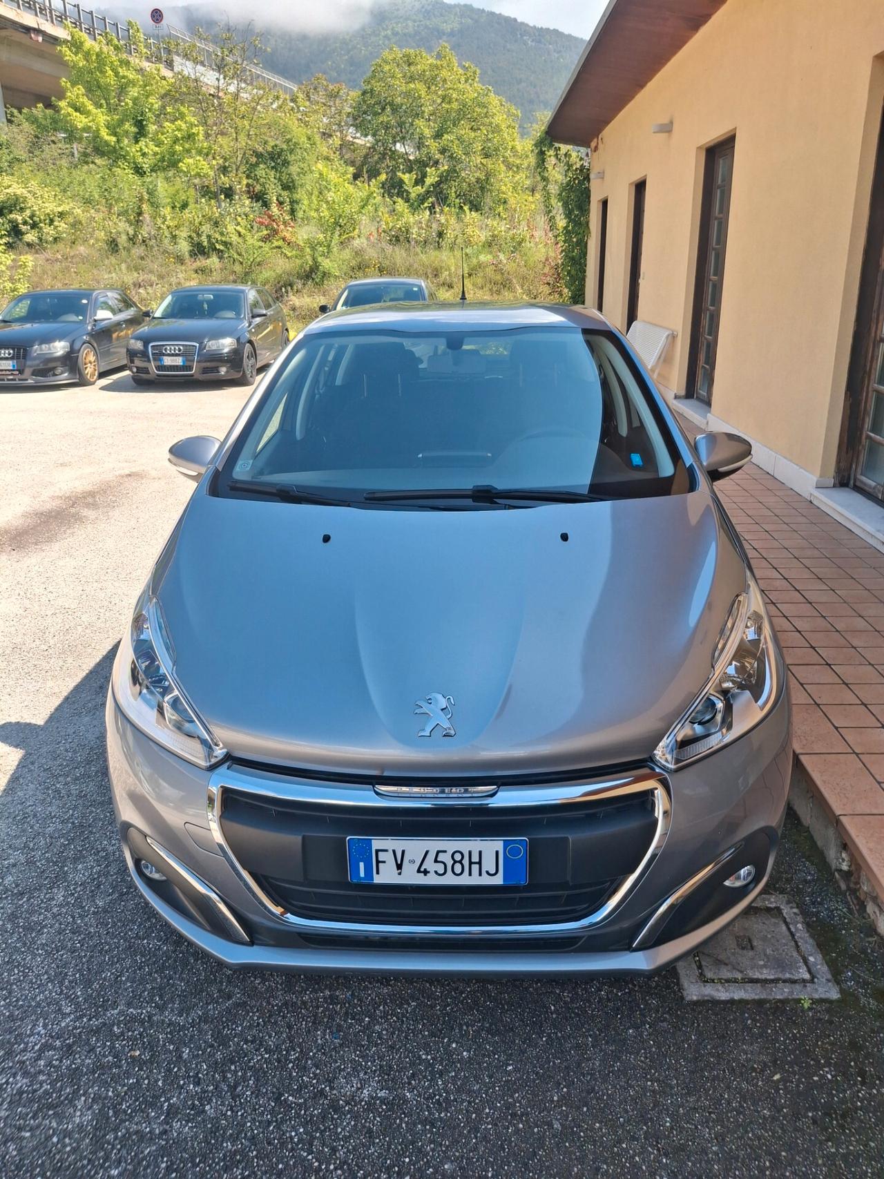 Peugeot 208 PureTech 82 5 porte Allure