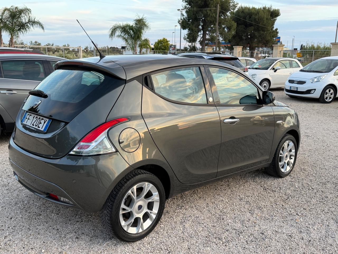 Lancia Ypsilon 1.2 69 CV 5 porte GPL Ecochic Gold