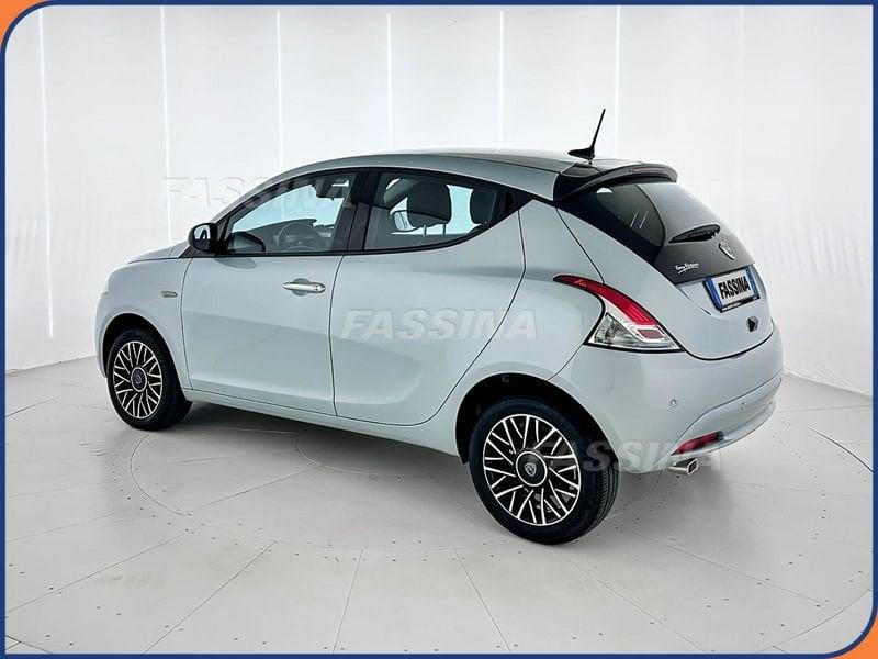 Lancia Ypsilon Ypsilon 1.0 FireFly 5 porte S&S Hybrid Platino
