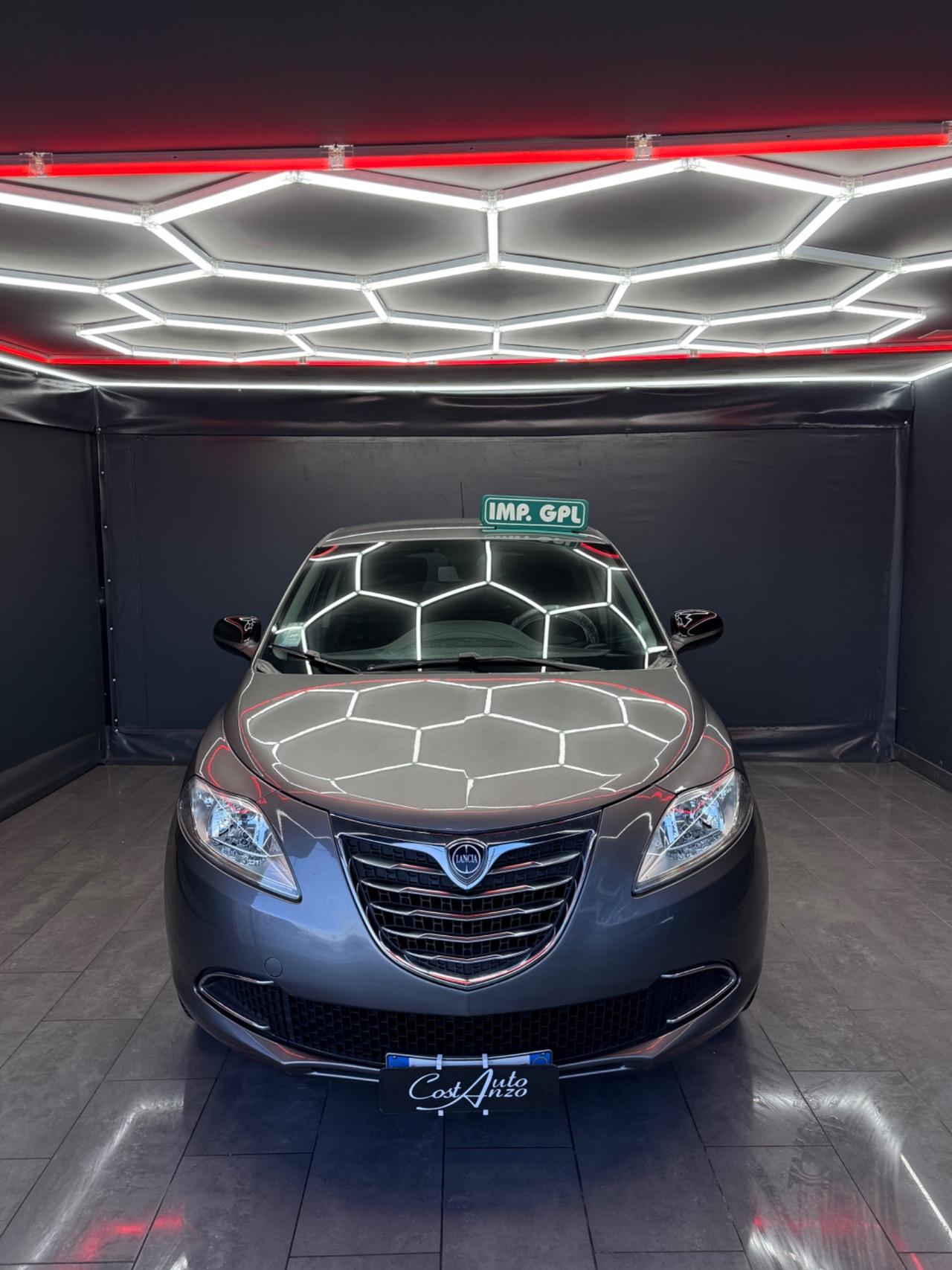 Lancia Ypsilon 1.2 GPL Ecochic Silver 2013