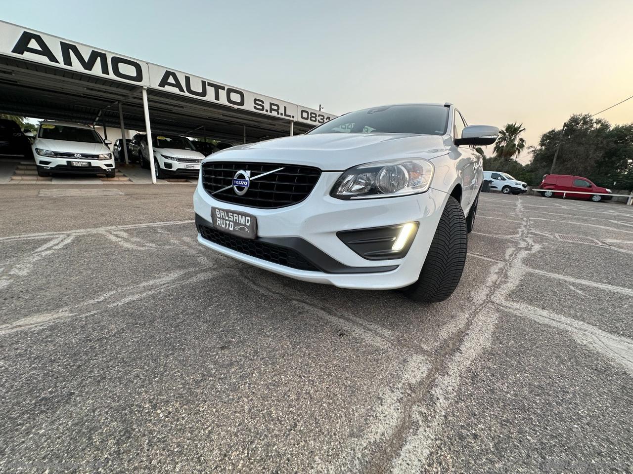 VOLVO XC60 D4 AWD Geartronic R-design Momentum