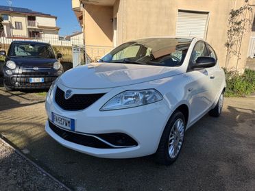 Lancia Ypsilon 1.2 69 CV 5 porte Gold