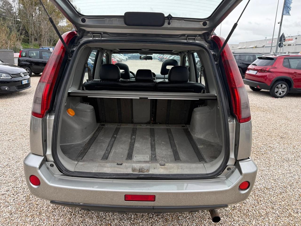 Nissan X-Trail 2.2 dCi Elegance