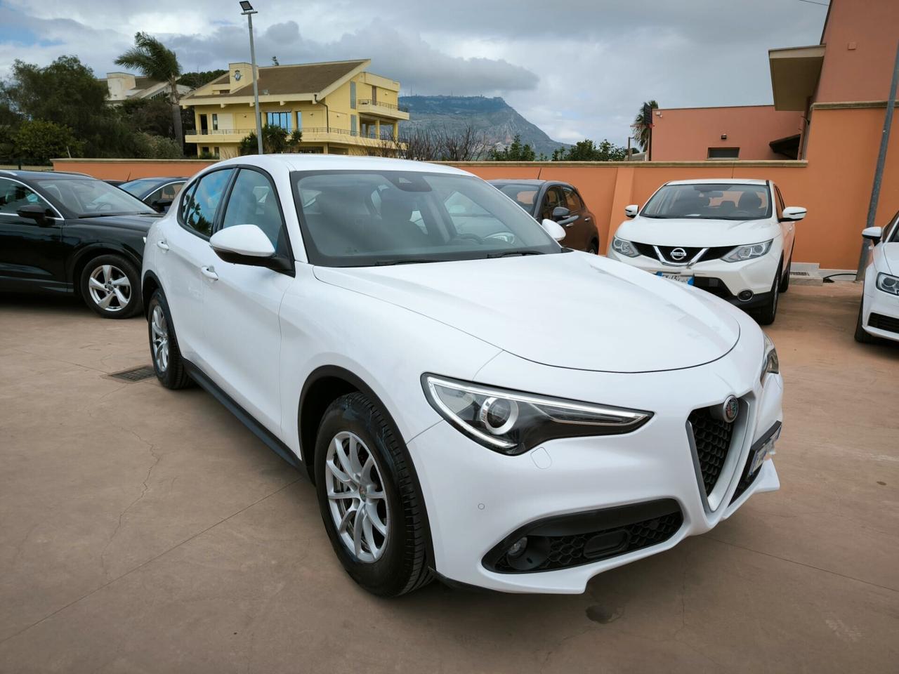 Alfa Romeo Stelvio 2.2 Turbodiesel 160 CV AT8 RWD Business