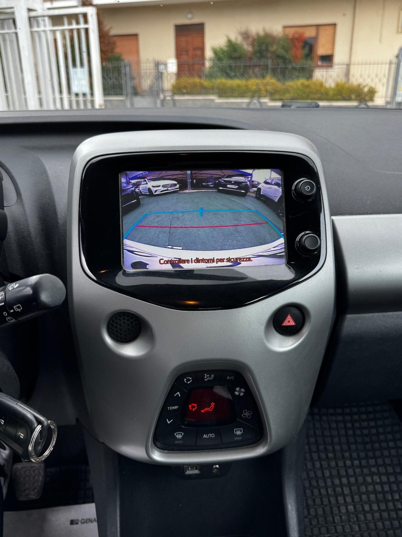 Toyota Aygo 1.0 VVT-i 69 CV 5 porte x-business