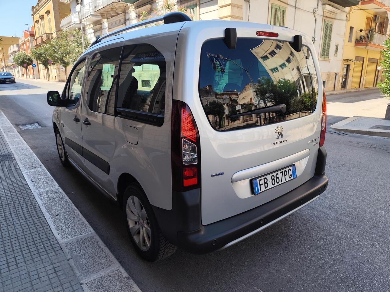 Peugeot Partner Tepee 1.6 BlueHDi 100CV Outdoor