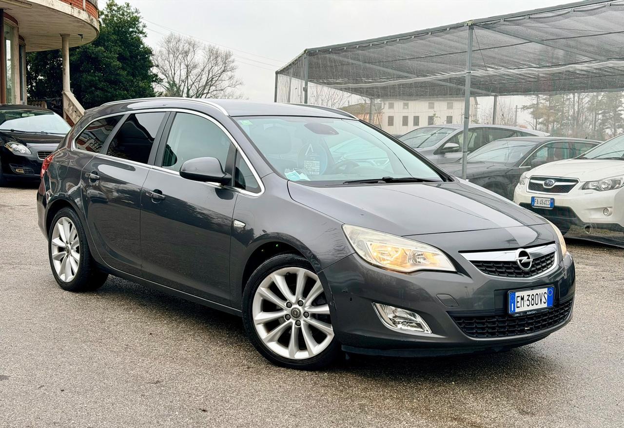 Opel Astra 2012 1.7 CDTI 125CV Sports Tourer Cosmo ! ! !