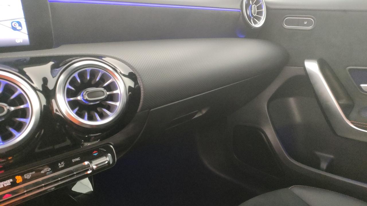 Mercedes-Benz A 200 d Premium auto