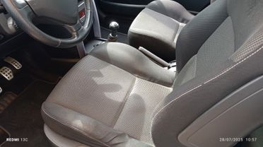 Peugeot 207 1.6 HDi 110CV CC Féline